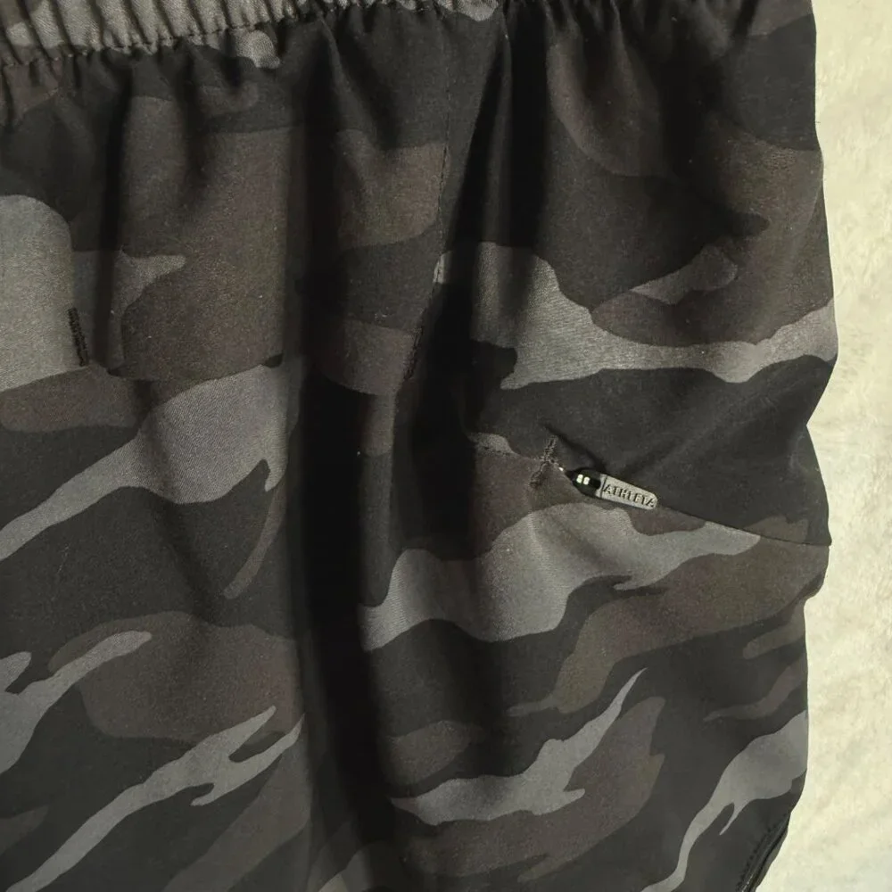 size M Athleta printed mesh racer run shorts‎ 4